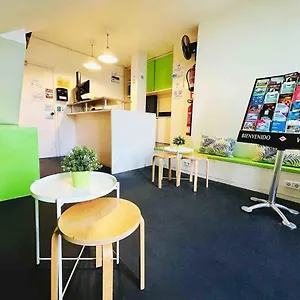 Guest house And Basic Universitat For Young, Barcelona
